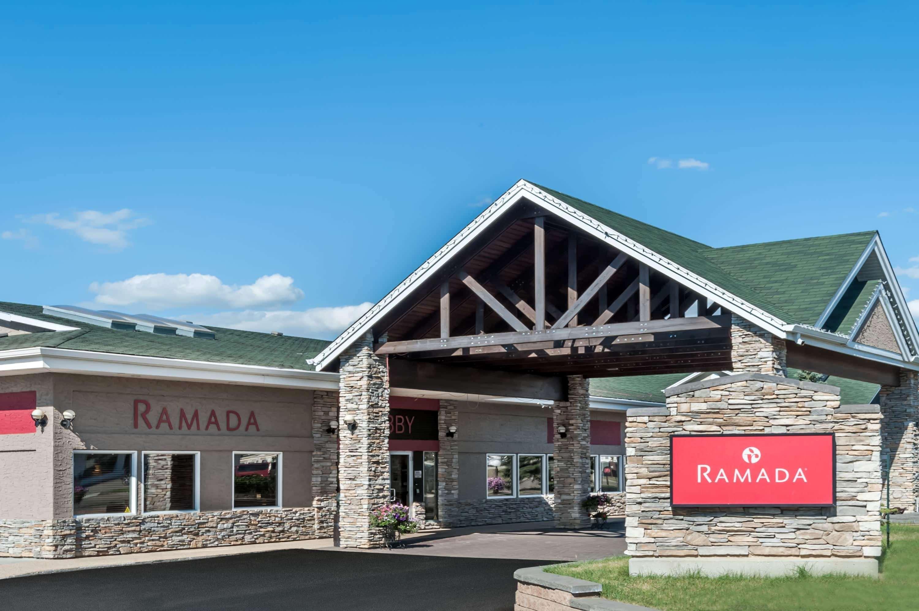 Stony Plain Inn & Suites Εξωτερικό φωτογραφία