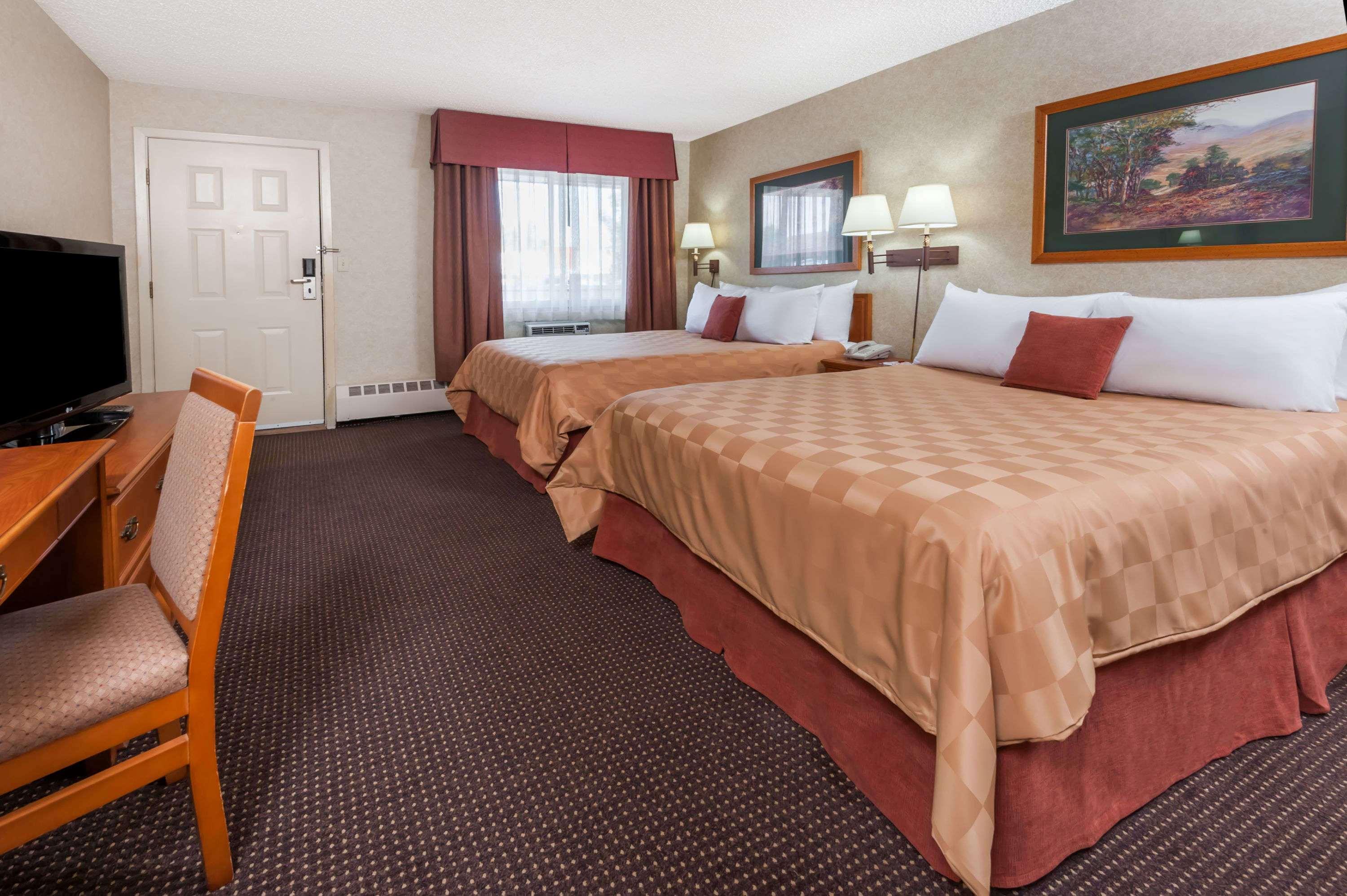 Stony Plain Inn & Suites Εξωτερικό φωτογραφία