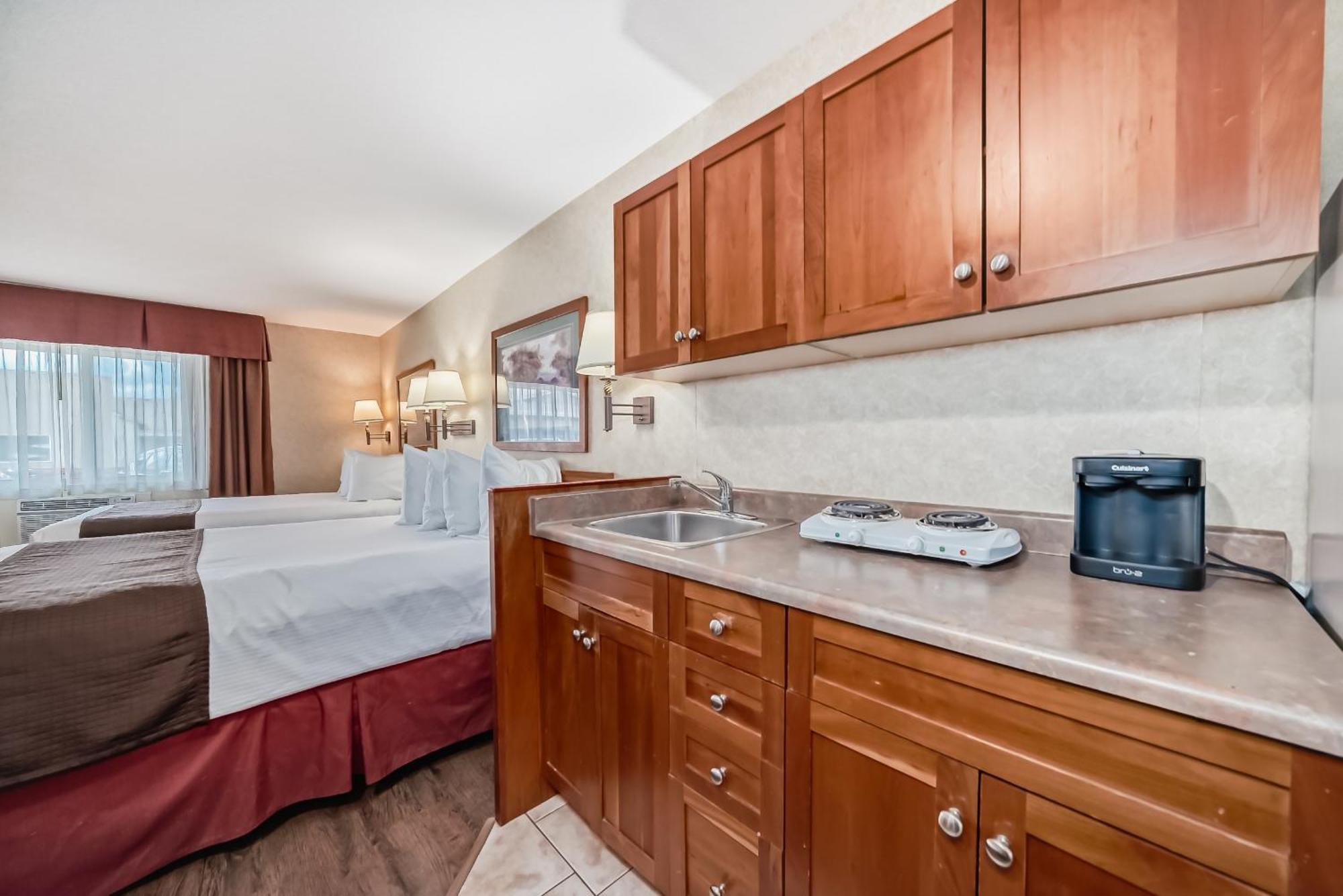 Stony Plain Inn & Suites Εξωτερικό φωτογραφία