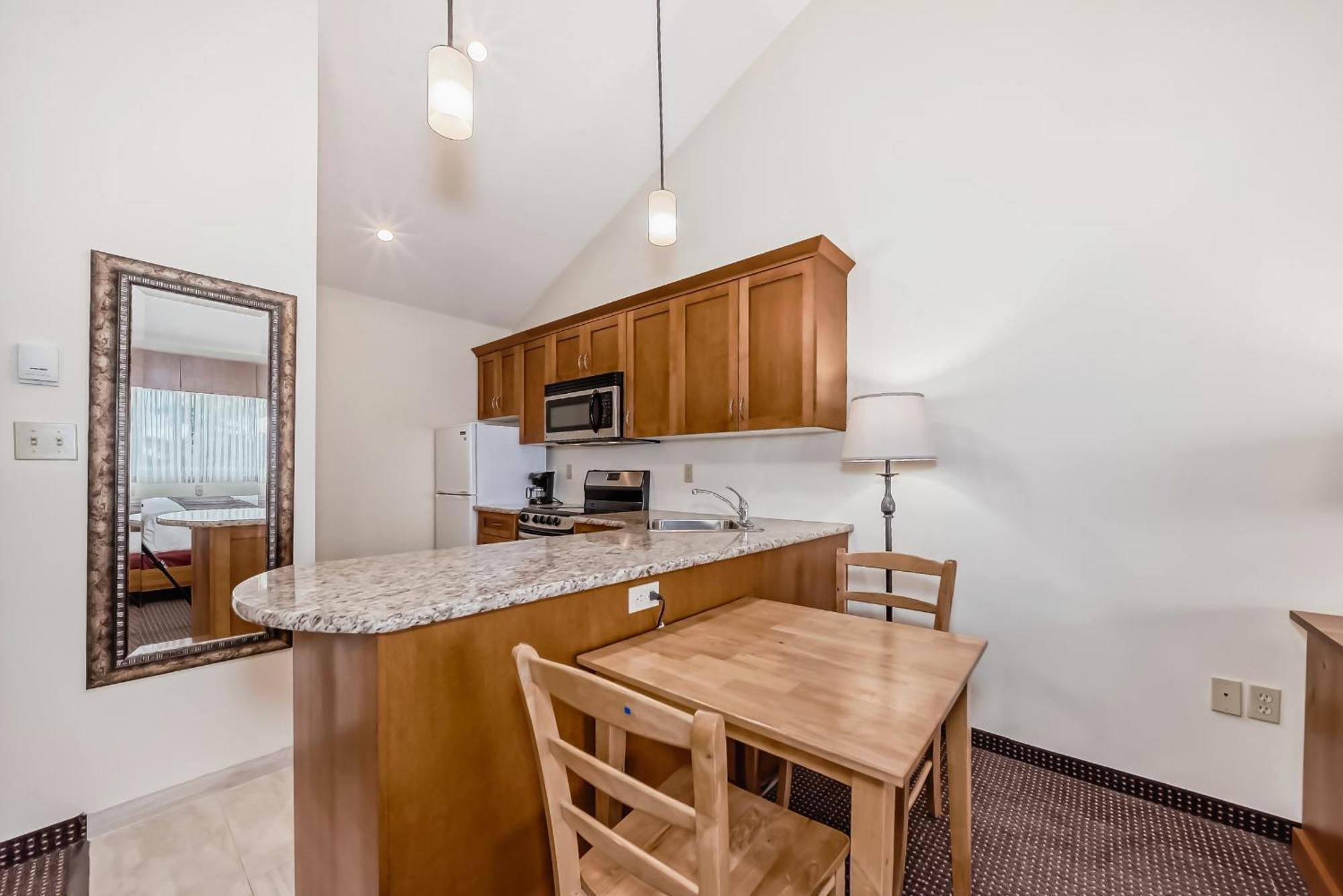 Stony Plain Inn & Suites Εξωτερικό φωτογραφία