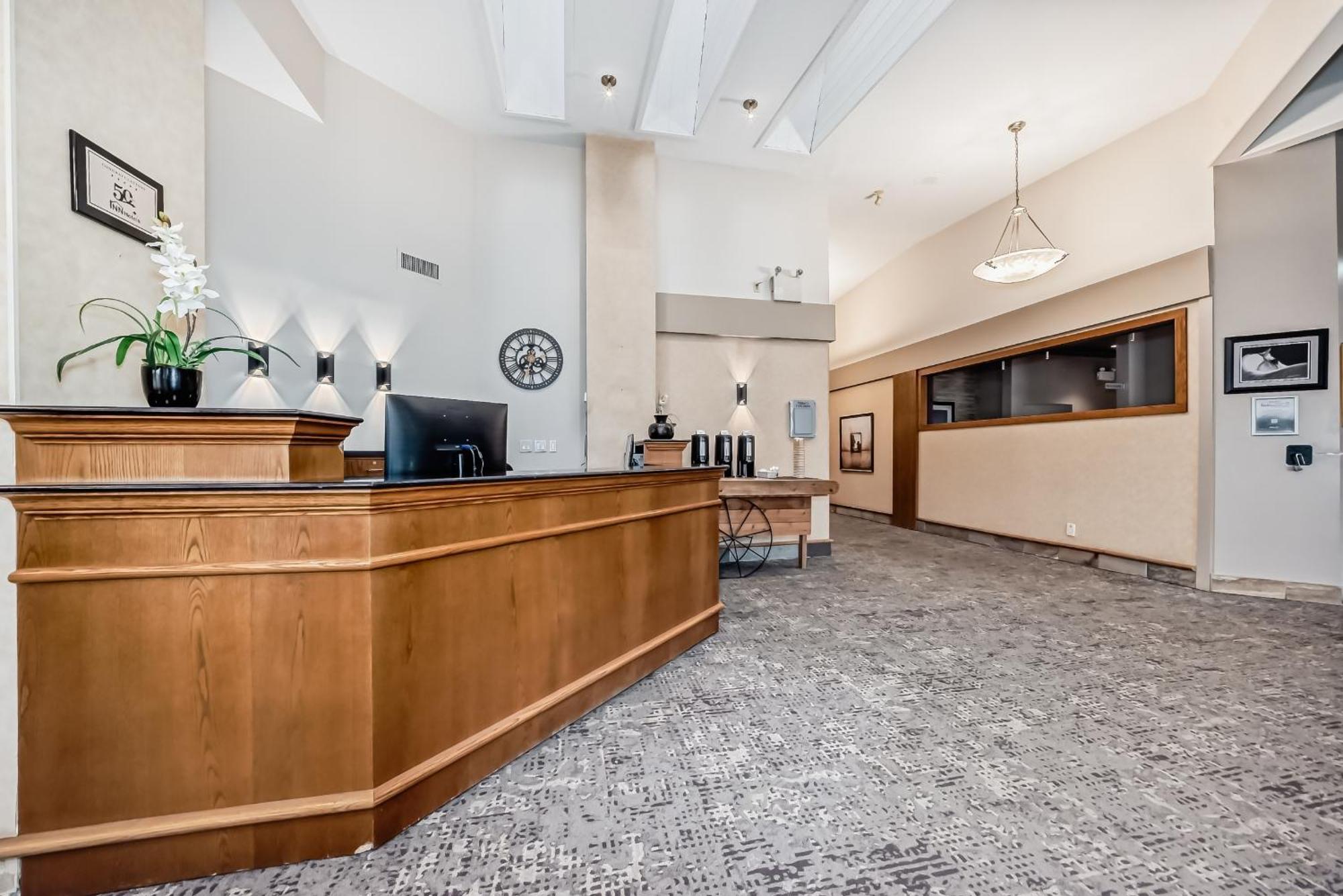 Stony Plain Inn & Suites Εξωτερικό φωτογραφία